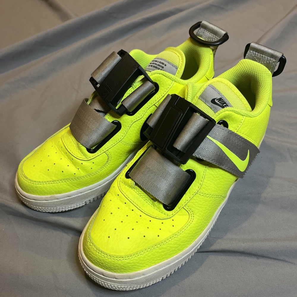 Nike Air Force 1 Mens Youth Size 5 Utility AJ6601-700 Neon Green/Yellow